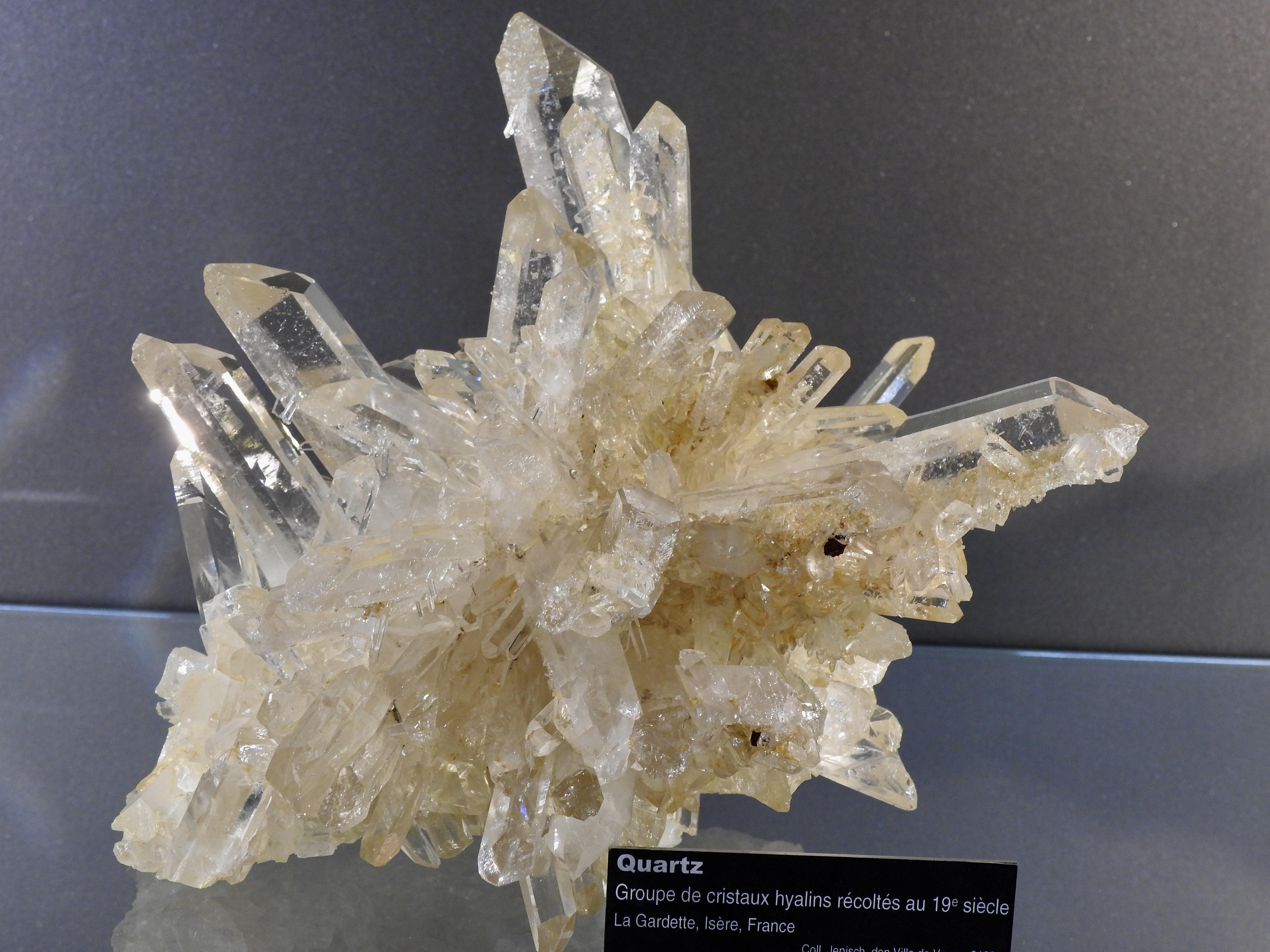 Comment identifier le quartz des Alpes
